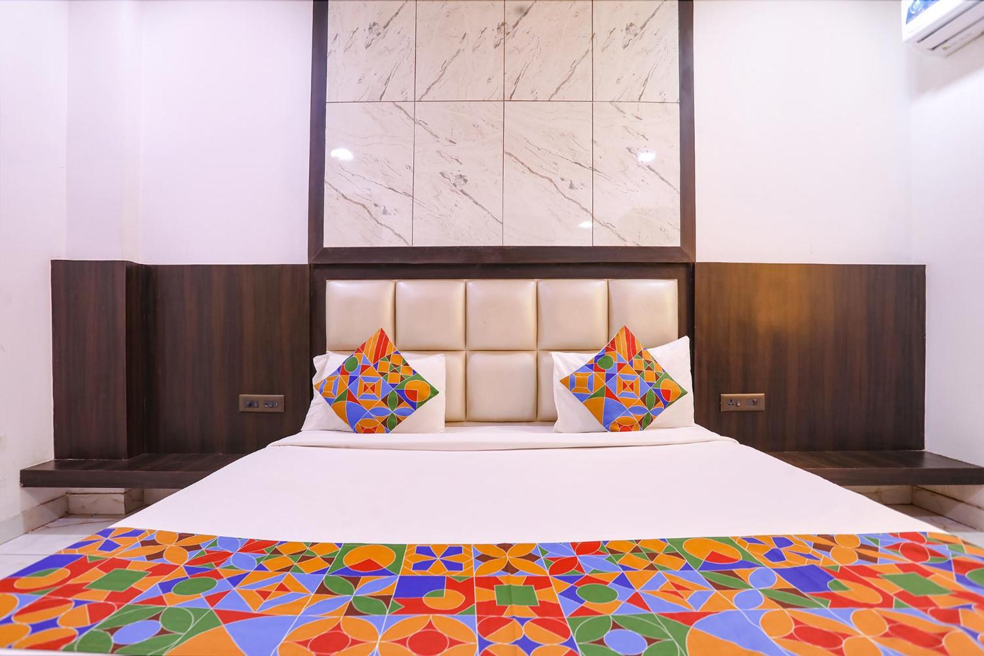 Fabhotel Grand Sparrow Tajganj Bagian luar foto