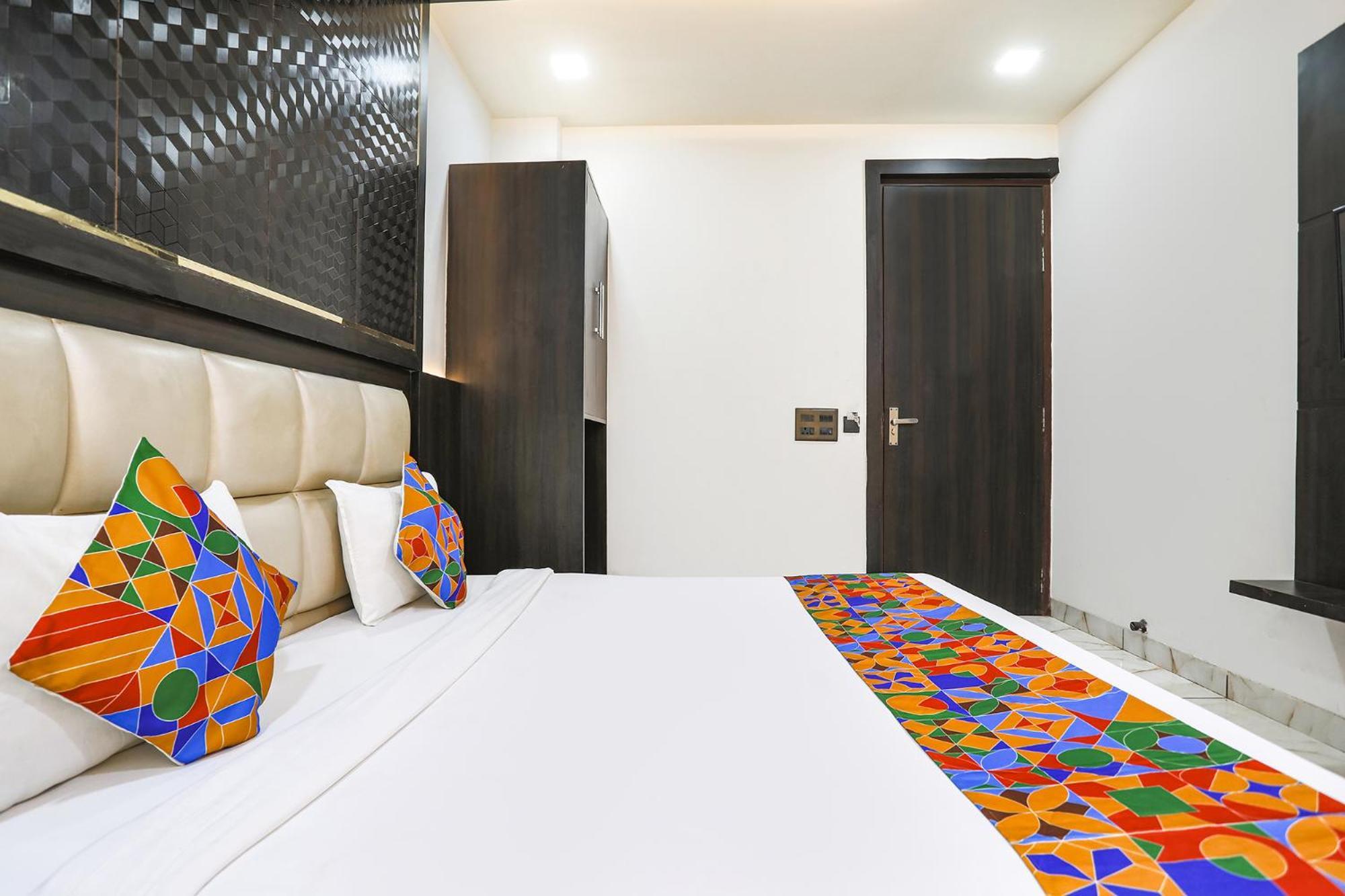 Fabhotel Grand Sparrow Tajganj Bagian luar foto