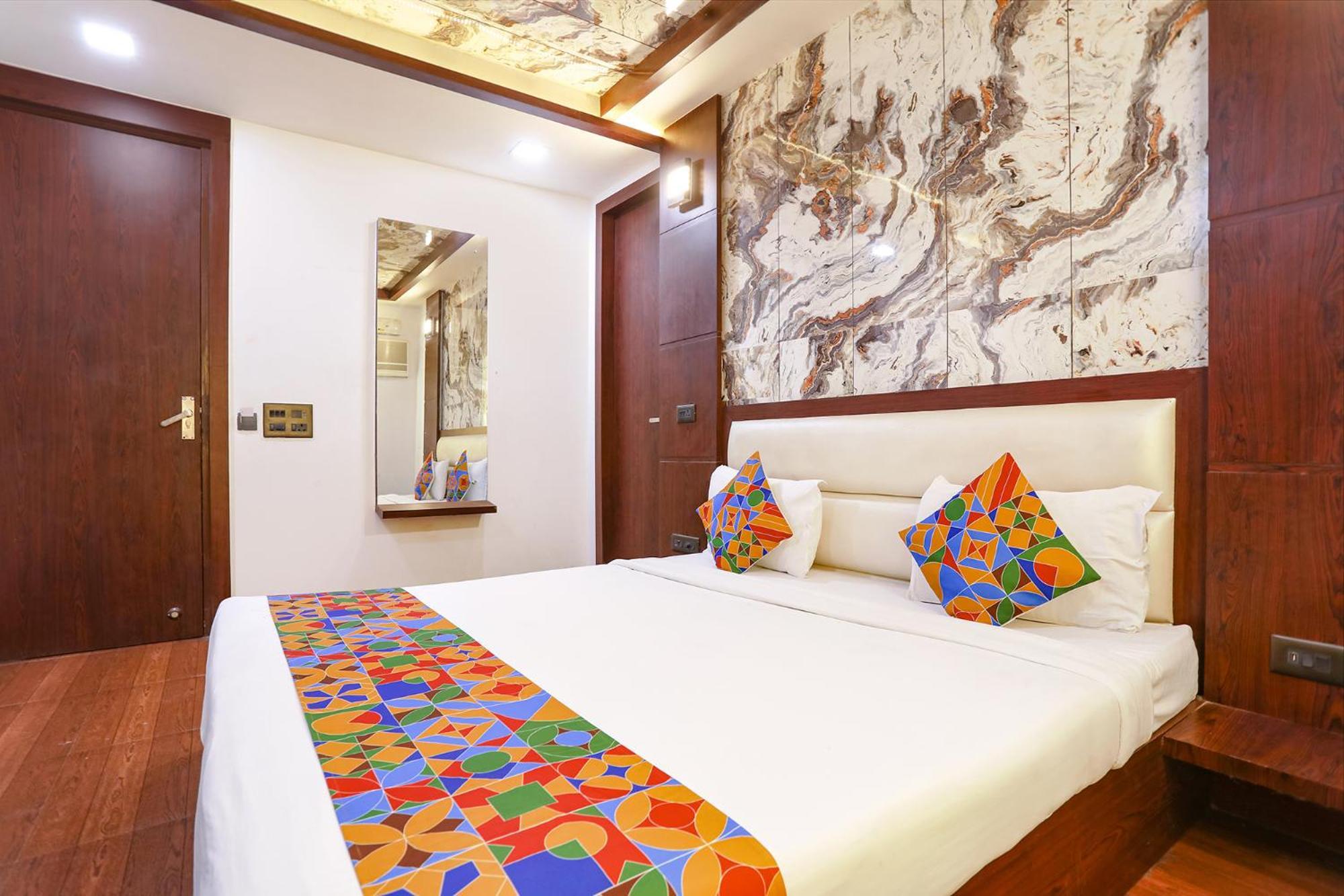 Fabhotel Grand Sparrow Tajganj Bagian luar foto