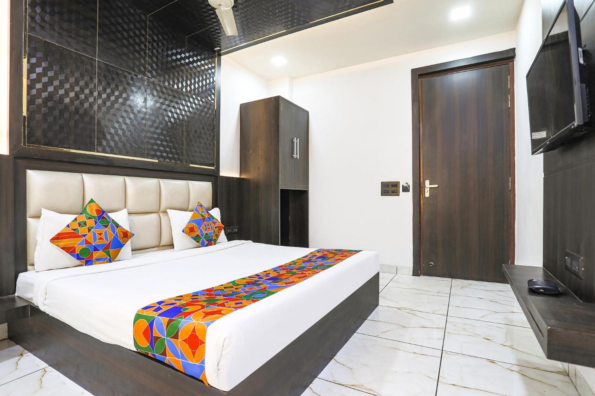 Fabhotel Grand Sparrow Tajganj Bagian luar foto
