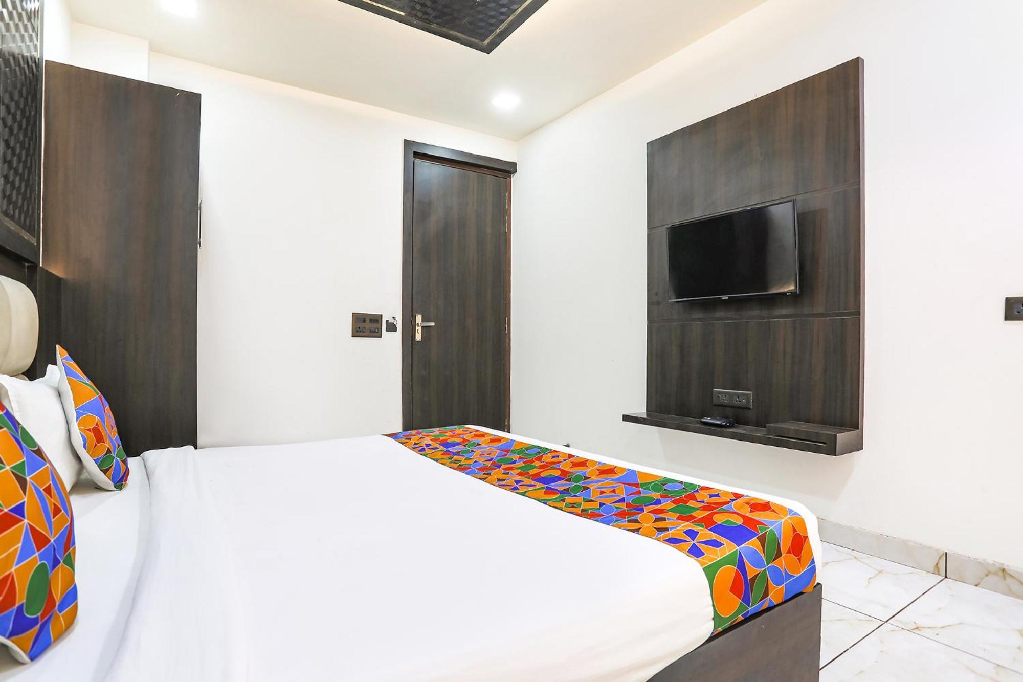 Fabhotel Grand Sparrow Tajganj Bagian luar foto
