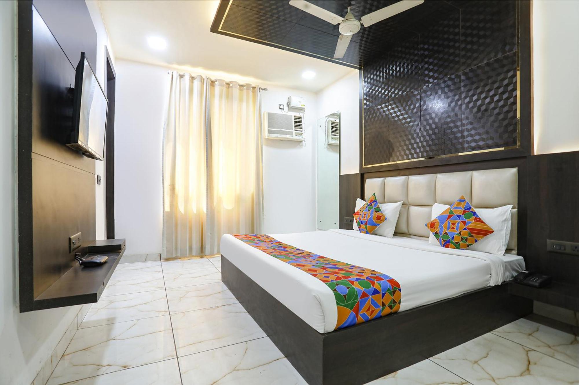 Fabhotel Grand Sparrow Tajganj Bagian luar foto