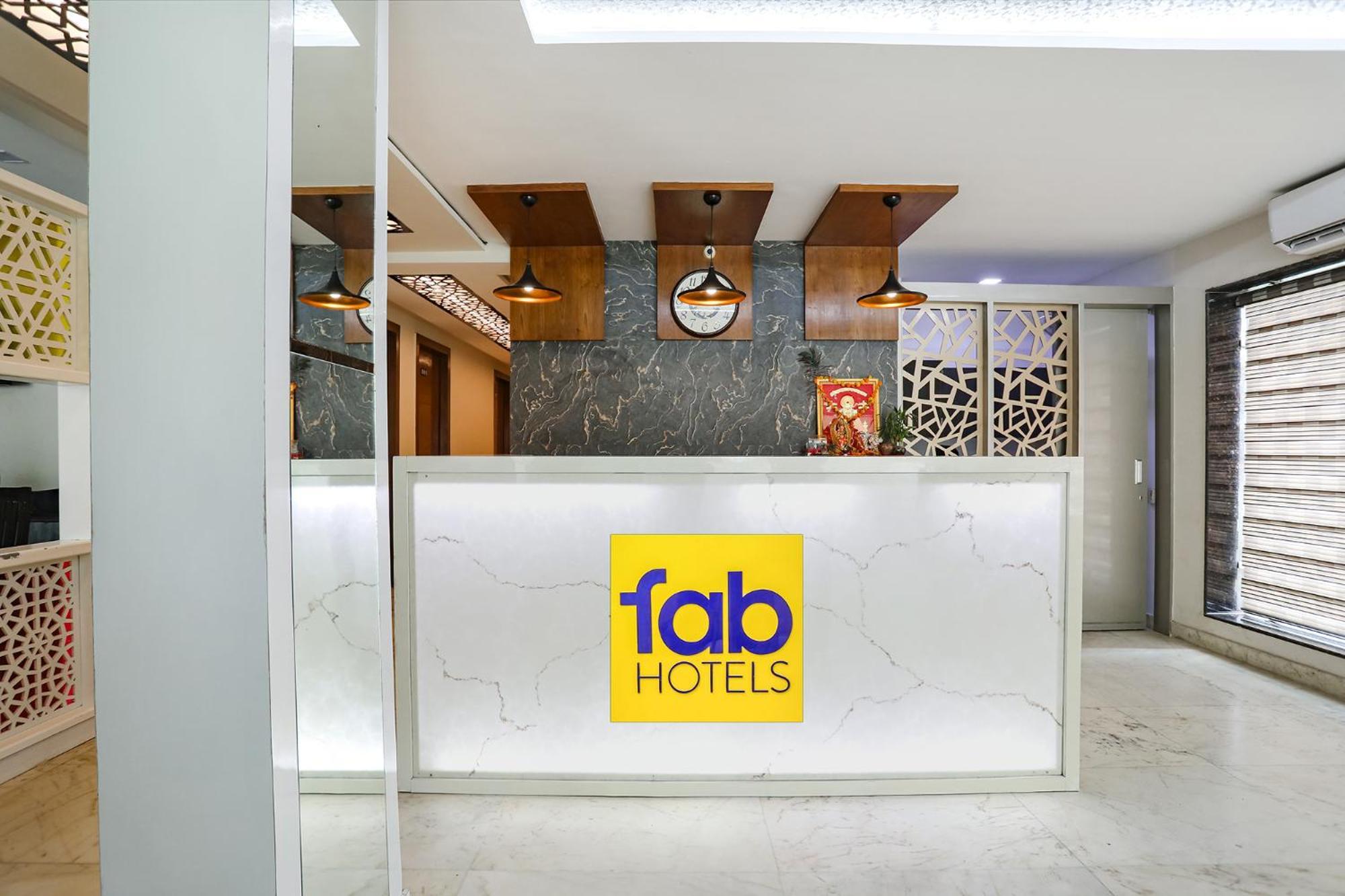 Fabhotel Grand Sparrow Tajganj Bagian luar foto