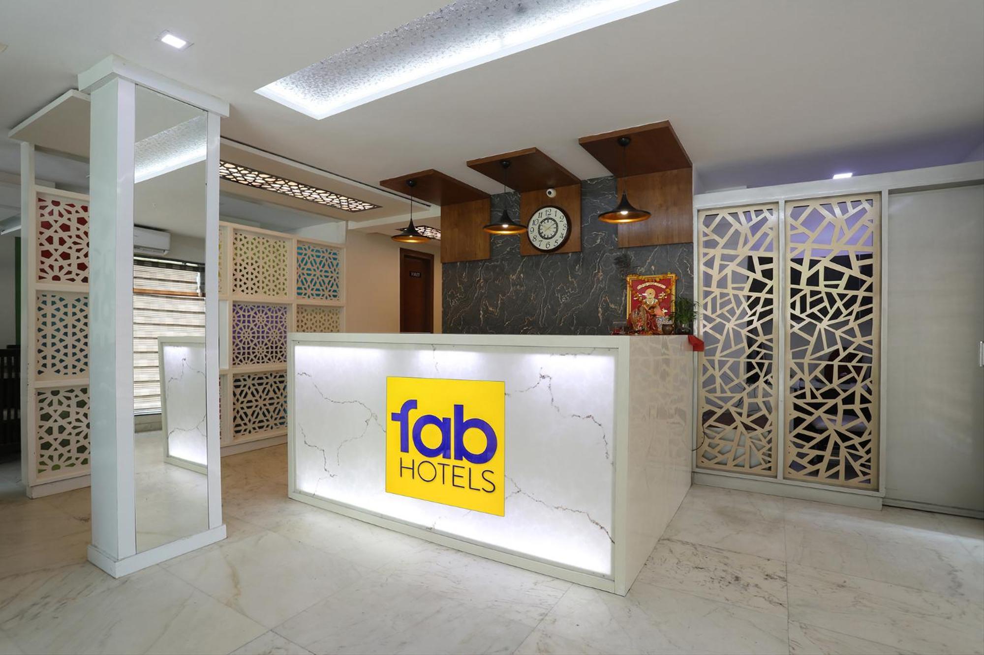Fabhotel Grand Sparrow Tajganj Bagian luar foto